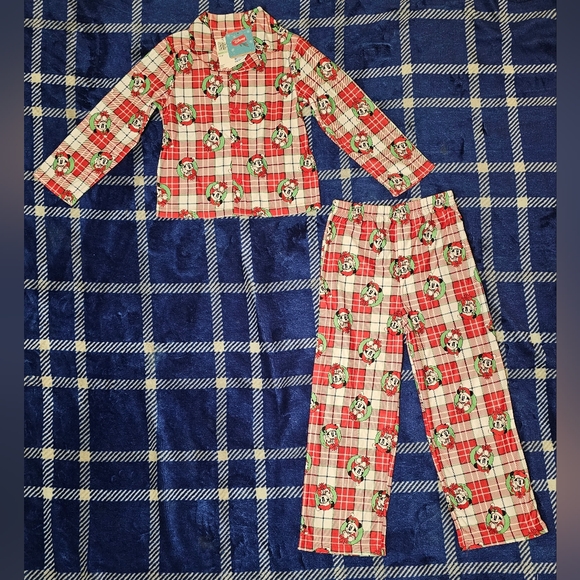 Mickey Mouse Christmas Pajamas NWT Size 8 - Picture 1 of 1